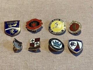 SMALL COLLECTION OF VARIOUS ENGLISH FOOTBALL TEAM ENAMEL BADGES