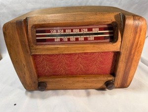 Vintage Philco Tube Radio, Tabletop wood, Model PT-3, 1942