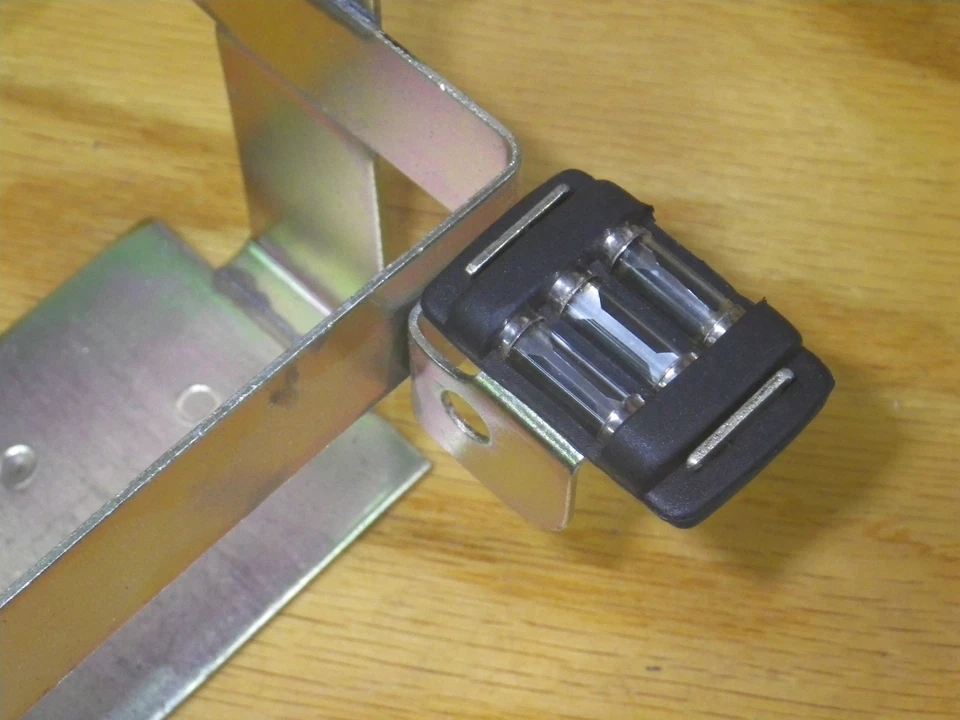 PORTAFUSIBLES HONDA SL100 SL125 SL175 TL125 TL200 XL100 XL125 XL350 (SOLO GOMA) Foto 3 de 3