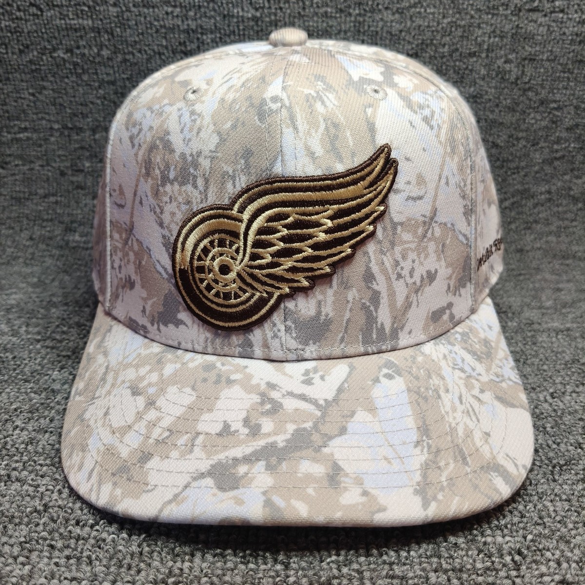 Mitchell & Ness Detroit Red Wings NHL Camo Snapback Cap Hat