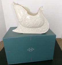 LENOX Fine China Winter Ivory Rose Bouquet Christmas Sleigh Centerpiece USA Dish