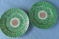 PAIR OF CHINESE EXPORT CABBAGE LEAF AND BUTTERFLY DINNER PLATES SCALLOPED RIM