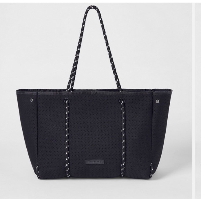 black zippered lightweight travel tote bag Transit Small Laptop Bag, Foldable Base, Interior Pockets - Pebble friendly tote bag designed to reduce waste and keep up with your active lifestyle Alilang Women's Lightweight Shoulder Tote