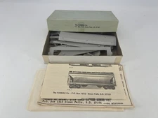 Ramax #RMX-326 HO Scale ACF 2-Compartment Center Flow Covered Hopper Kit