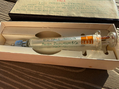 Vintage BD Yale Glass Insulin Syringe 1cc U-80 Becton Dickinson Boxed Prop MCM