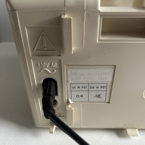 Vintage GE Spacemaker 7-7160A TV AM/FM Radio Portable 5' Screen WORKS - Bild 6 von 17