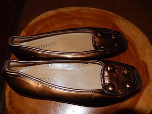 ladies gold flat shoes
