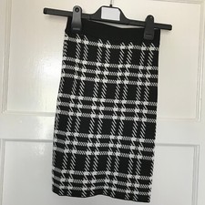 New Look Knitted Skirt UK 6 Knee Length Elastic Waist Check Black White