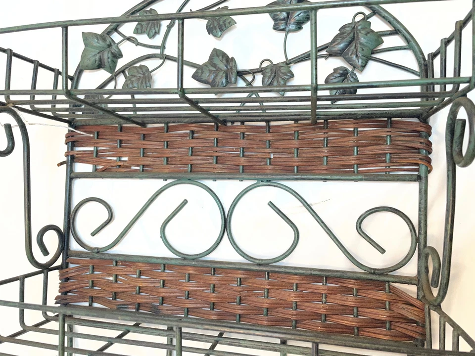 Metal and Wicker Wall Bakers Spice Trinket Rack Country Leaves 16 x 12 x 4 - Image 4 of 4