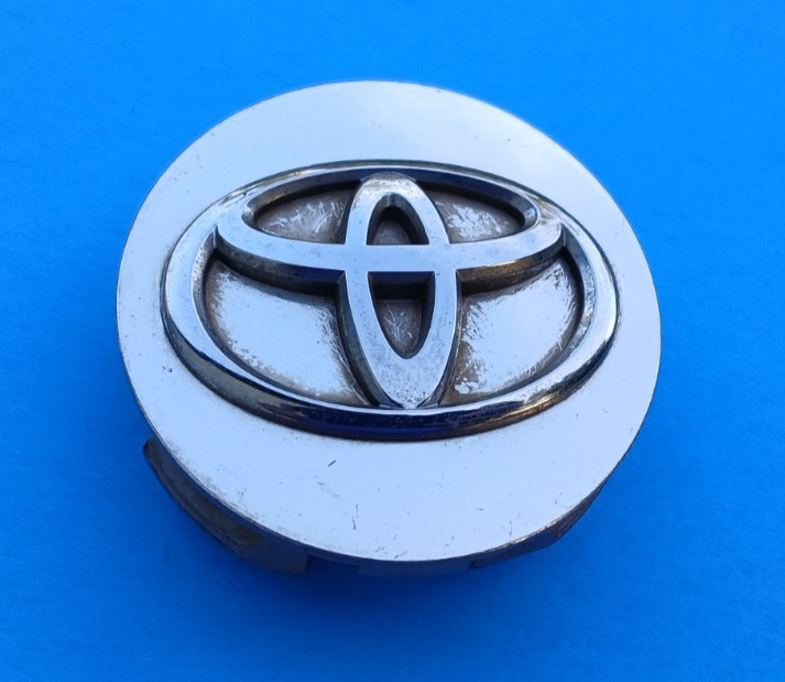 TOYOTA AVALON CAMRY HIGHLANDER MATRIX SIENNA WHEEL RIM HUBCAP CENTER CAP OEM A6