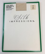 Silk Impressions Sheer Pantyhose Sandalfoot Size D Sand