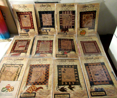 Lot of 12 Kathy Schmitz FABRIC ACCENTS EMBROIDERY MINI Quilt KITS 13 x 15'' Each