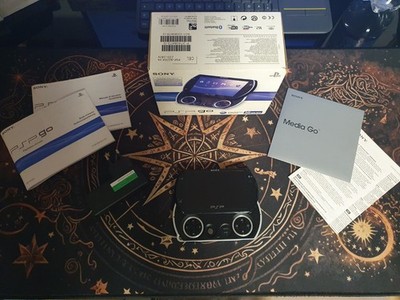 Sony PlayStation Portable Go - 16GB, Piano-Schwarz