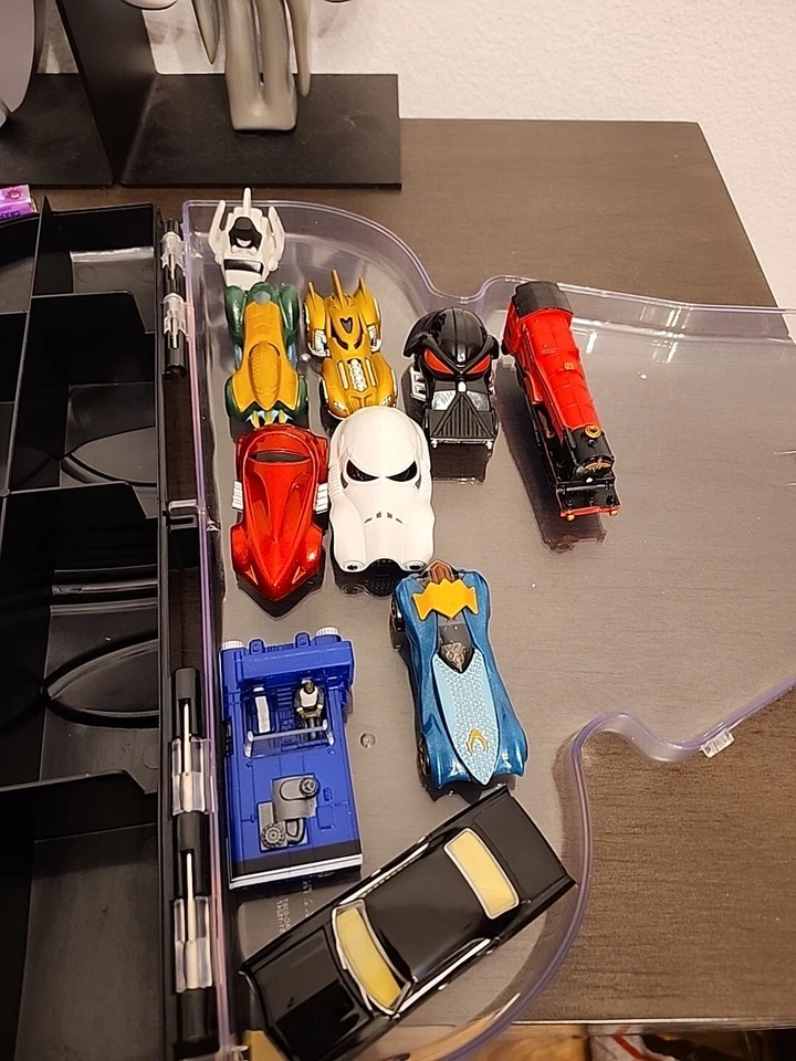 Lote de 7 Hot Wheels y 3 Surtidos + Estuche Darth Vader Foto 2 de 4