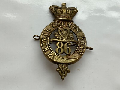86th Royal County Down Mützenabzeichen