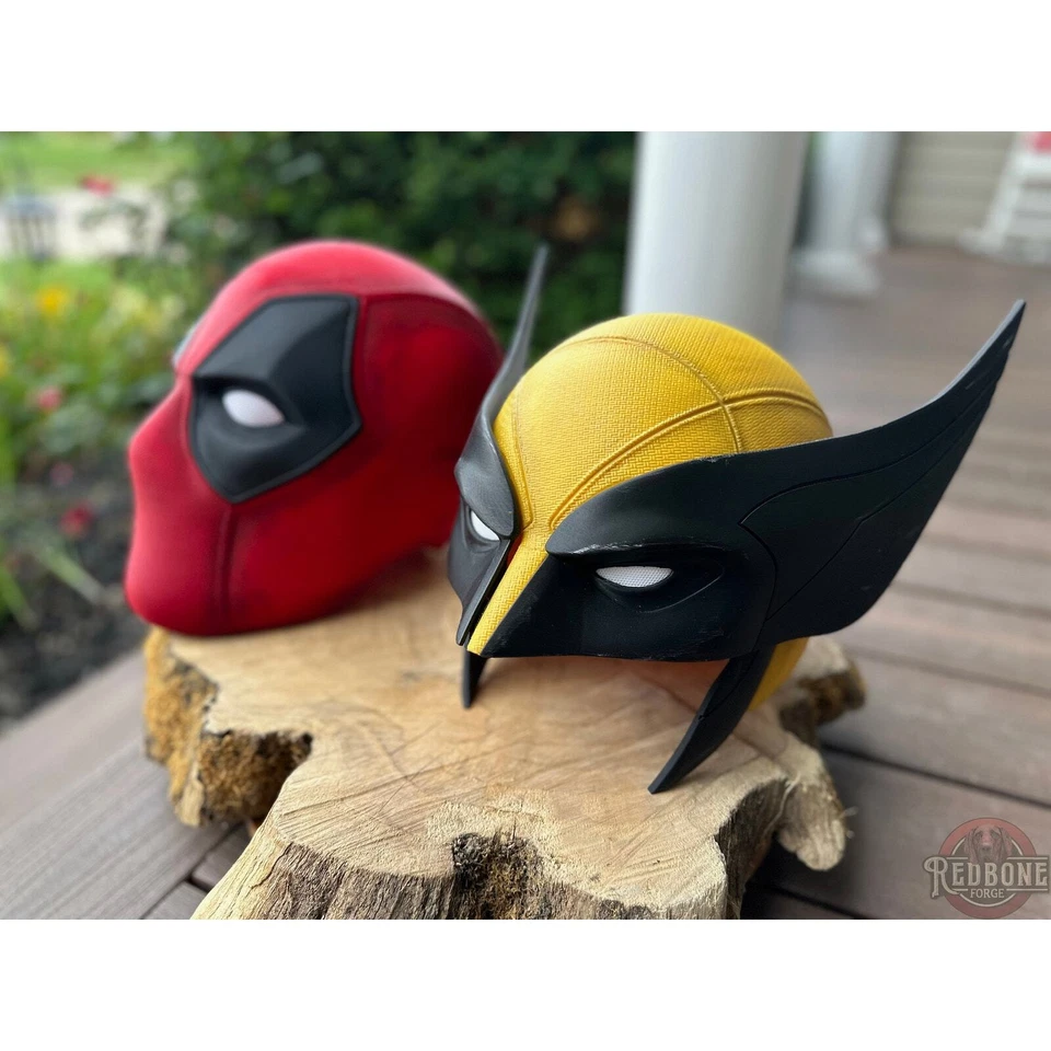 Máscara de Wolverine y Deadpool desgastados con capucha para usar disfraces Foto 2 de 4