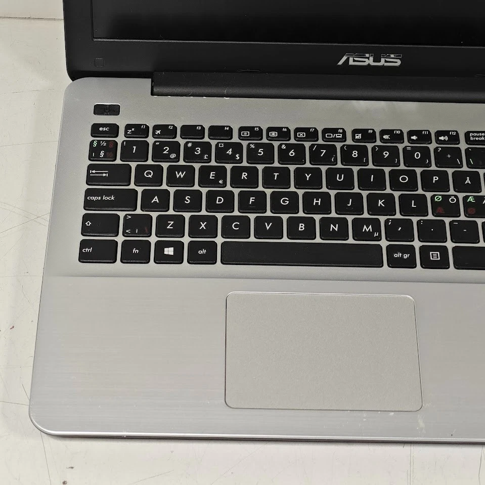 ASUS X555DG-DM051T Laptop – AMD A10-8700P Radeon R6 8GB RAM - Image 2 of 4