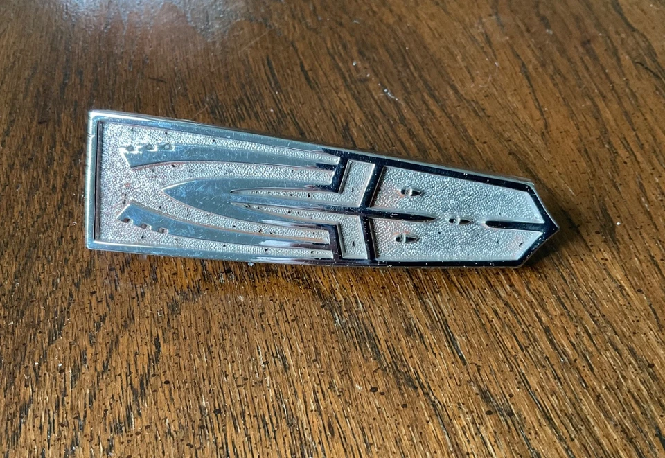 Oldsmobile Dynamic 88/Super 88 1961 = emblema del capó #580996 = pieza de fabricante original Foto 2 de 4