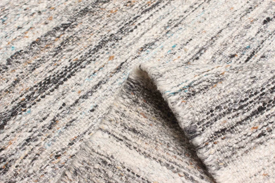 Vintage Hand Woven Traditional Kilim Rug 5'0" x 8'1" Oriental Wool Carpet - Image 4 of 4