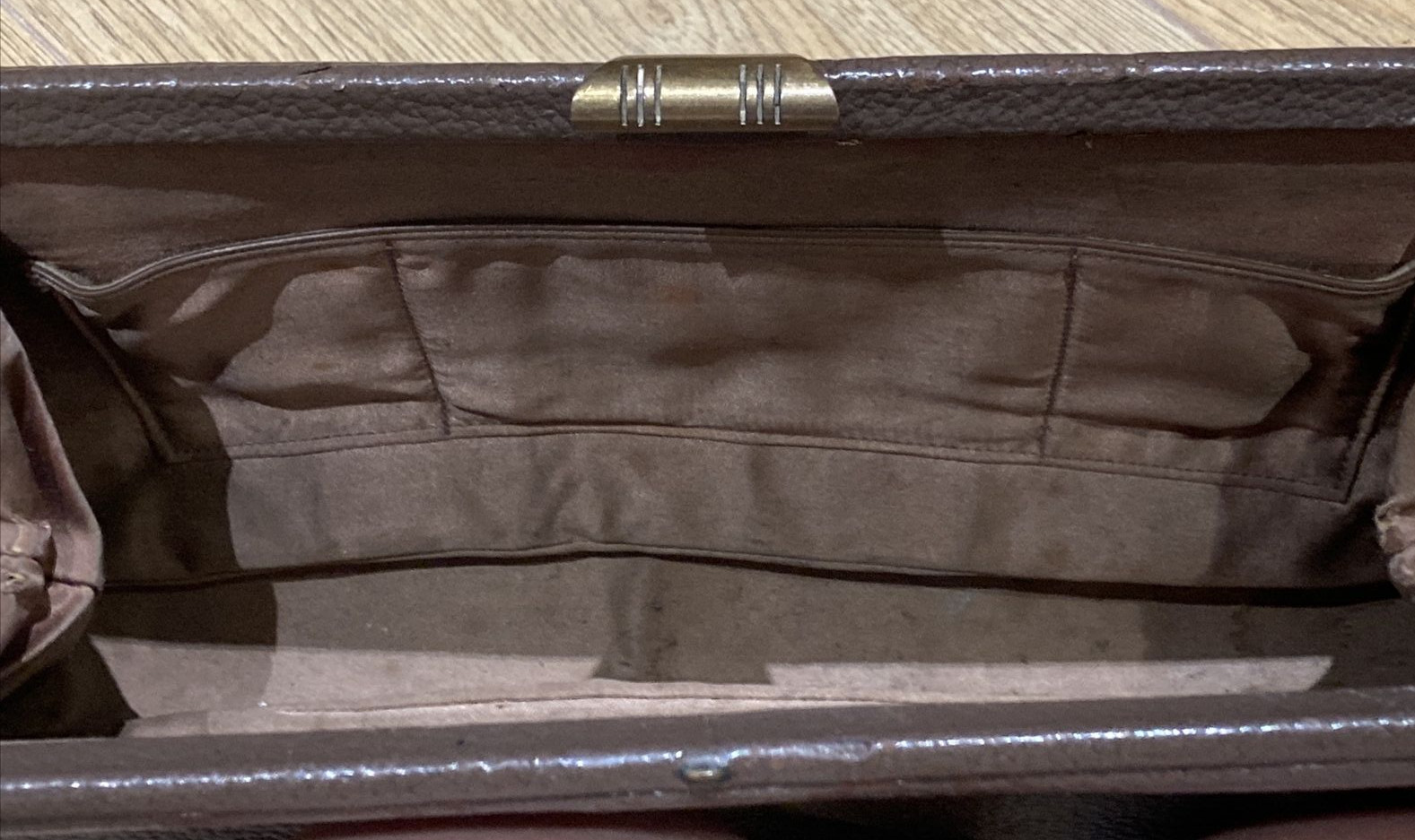 Waldybag Box & Well Used 1930s/40s Vintage Brown Top Handle Handbag Needing TLC 16