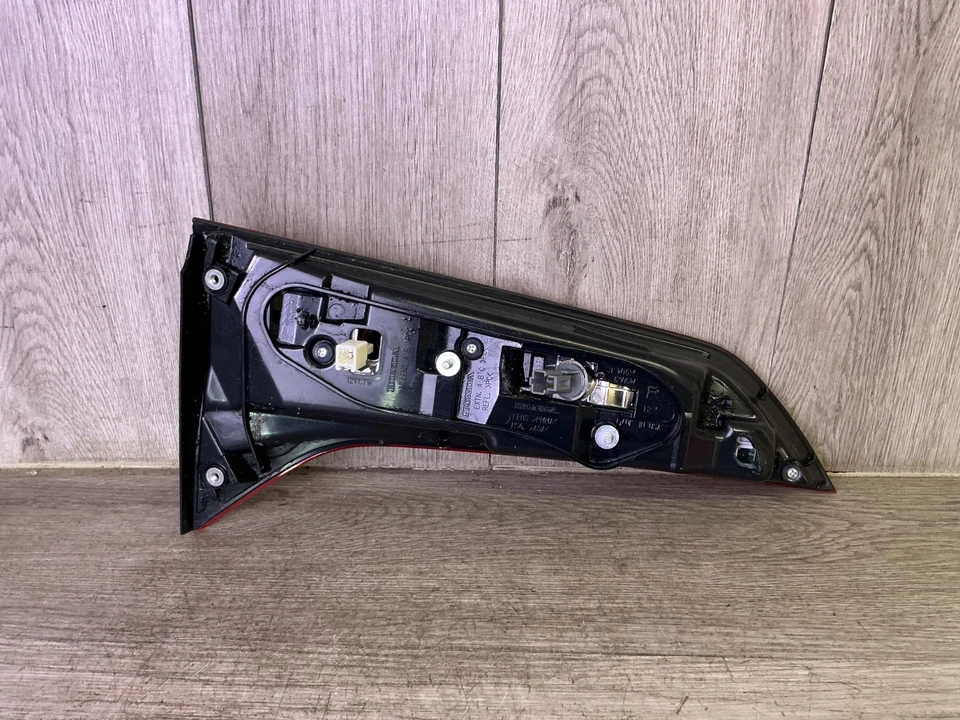 # 2016-2017-2018 Acura RDX luz trasera interior lado pasajero derecho OEM Foto 4 de 4