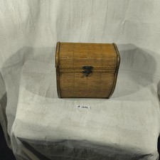 Piccolo baule portaoggetti da tavolo vintage in rattan di bambù intrecciato