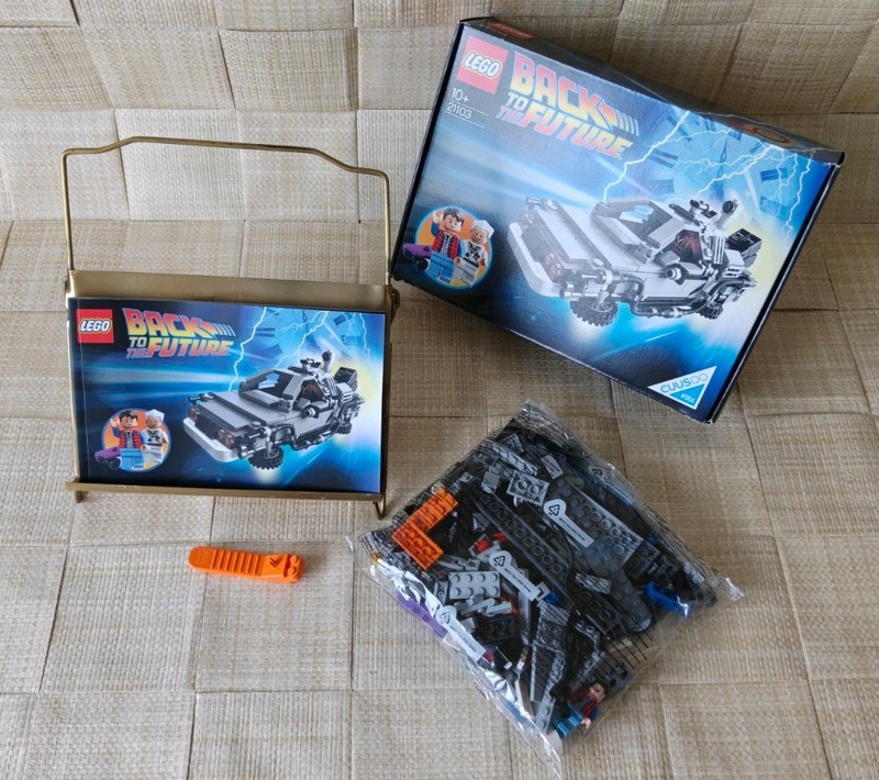 LEGO 21103 Delorean Time Machine Building Kit. Opened, very good condition.