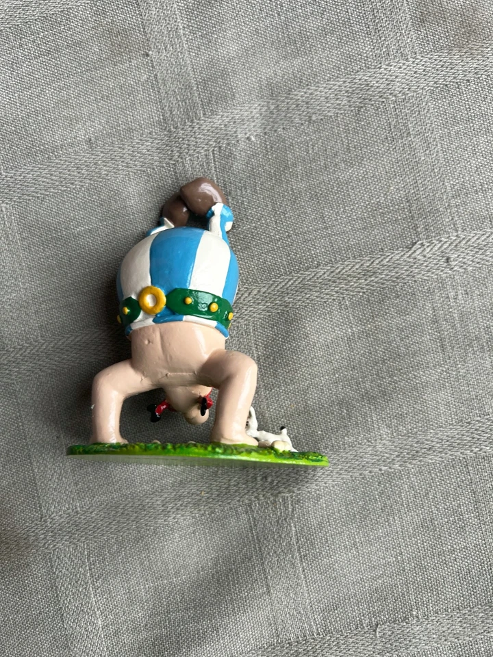 PIXI UDERZO OBÉLIX FAISANT L'ÉQUILIBRE DEVANT IDÉFIX 1000 EX 2002 PARFAIT ÉTAT - Bild 2 von 4