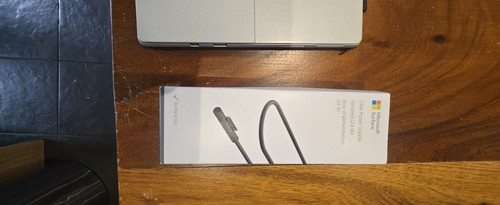 Microsoft Surface Pro 5 1796 12 2K Touchscreen i5 8GB 256GB SSD - Picture 9 of 9