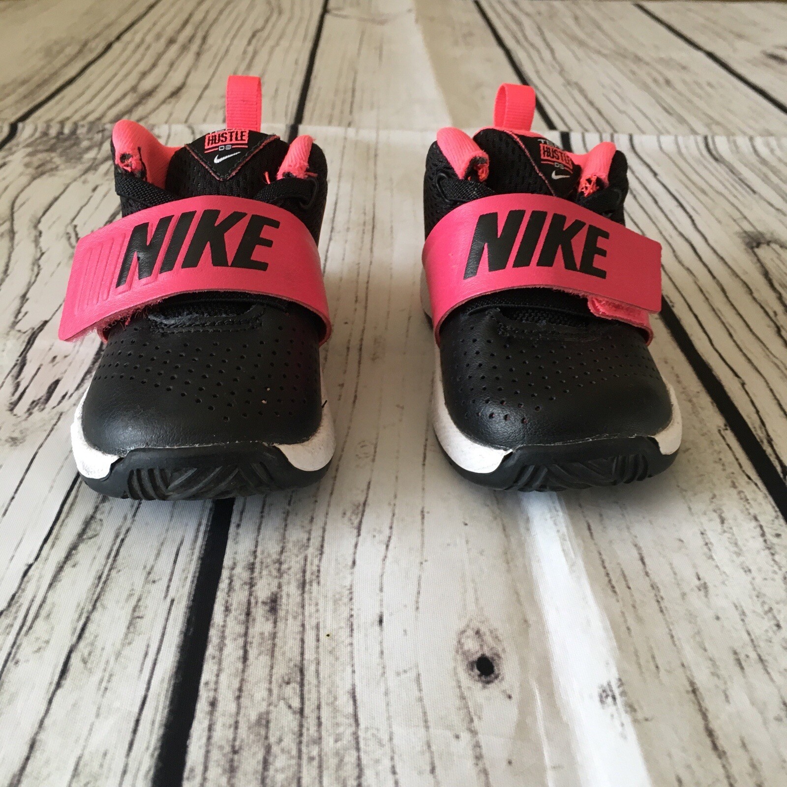 Nike Team Hustle D 8 Toddler Size 5C Sneakers Black White Pink 881943-002-image
