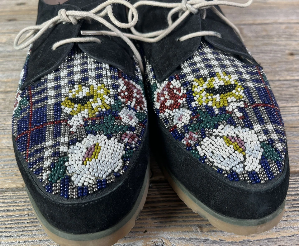 Oxford Donald + Lisa Signature Pliner Pasia para mujer 9,5B de gamuza negra con cuentas Foto 3 de 4