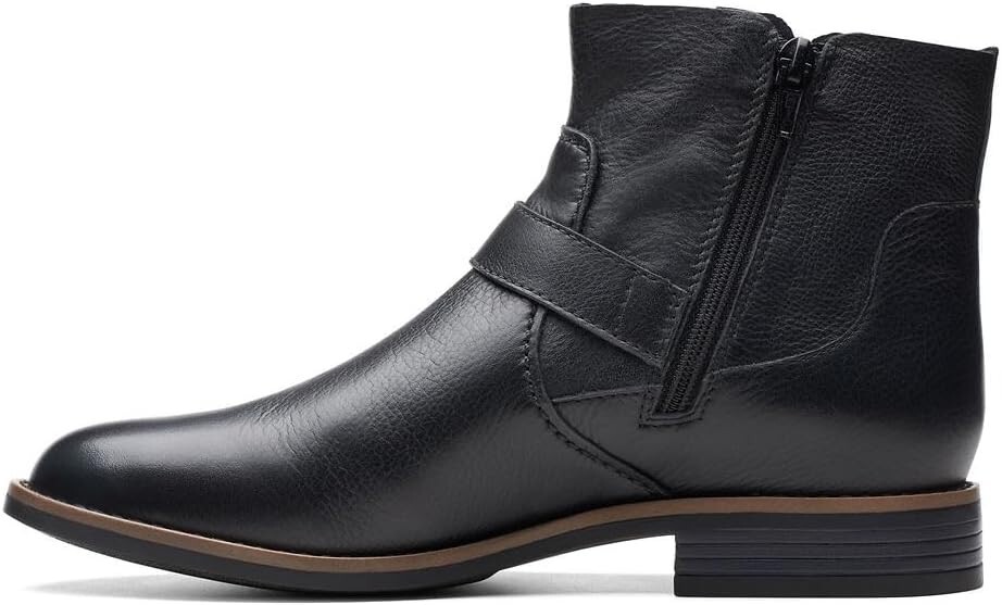 Brand New Clarks Women display picture 2