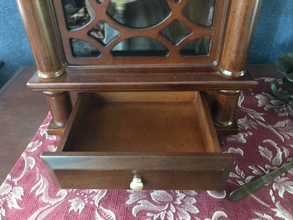 Howard Miller Lorna Mantel Clock 635170 Tuscany Cherry Antique Pendulum 22.5" H - Image 4 of 4