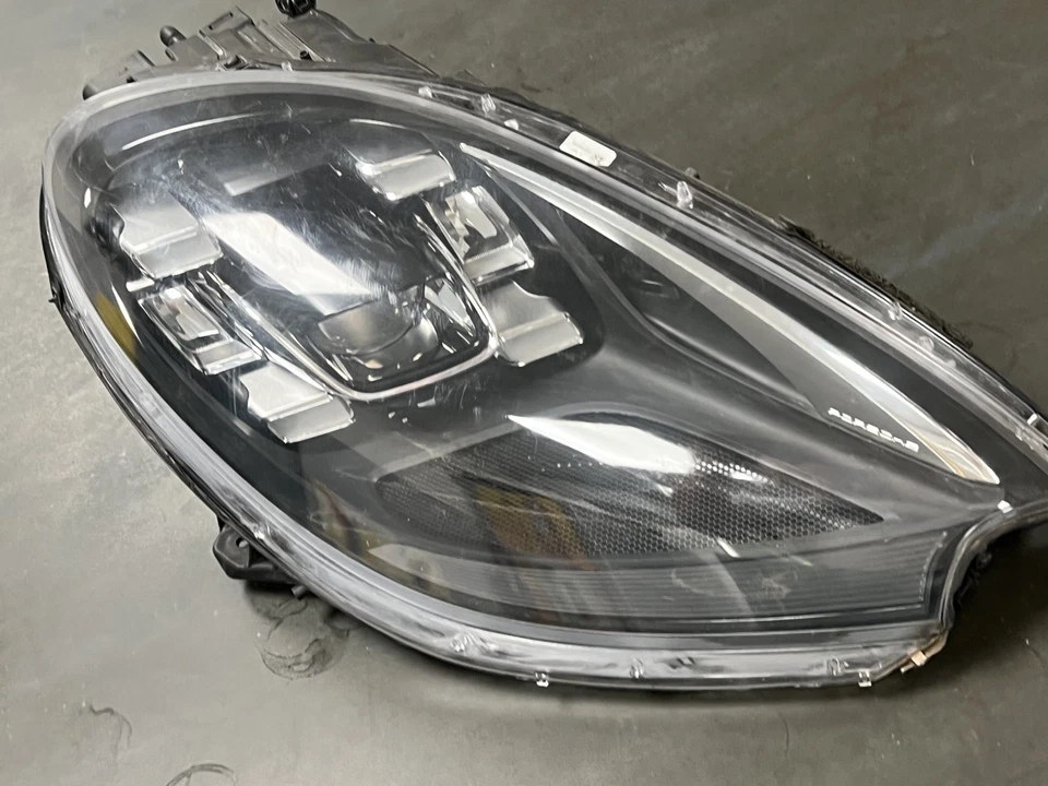 Optique Droit Porsche Macan - Photo 1/1