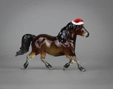 Clearware Bay Daisy Santa Hat Pony~ Breyer Stablemate Sized 1:32