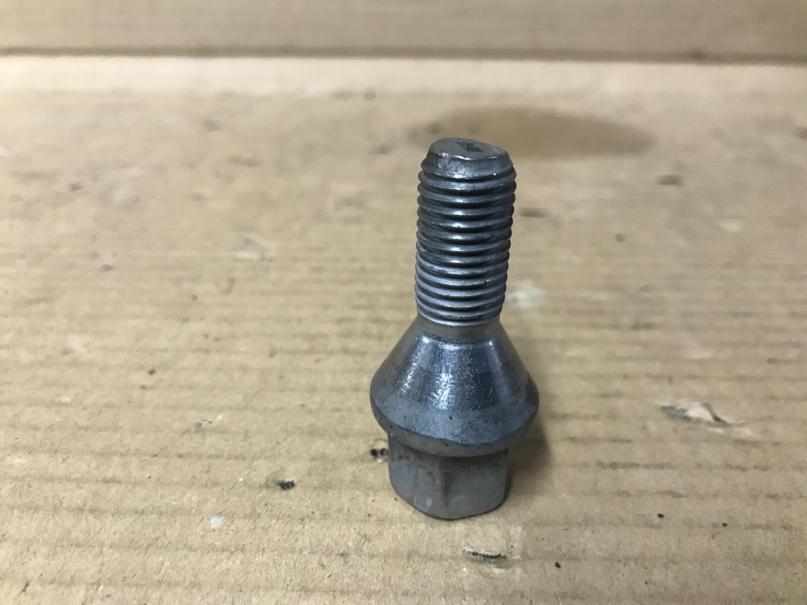 NISSAN QASHQAI ALLOY WHEEL NUTS X16 WHEEL NUTS 17MM 2017 2018 2019