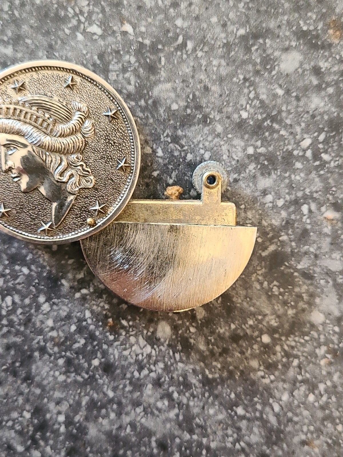 Vintage Winsor Trench Art Deco Lighter Coin Design Japan RARE Very Nice