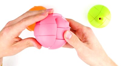 Peach Magic Cube Puzzle Speed Brain Teaser Toys Spin Games Pocket for Kids