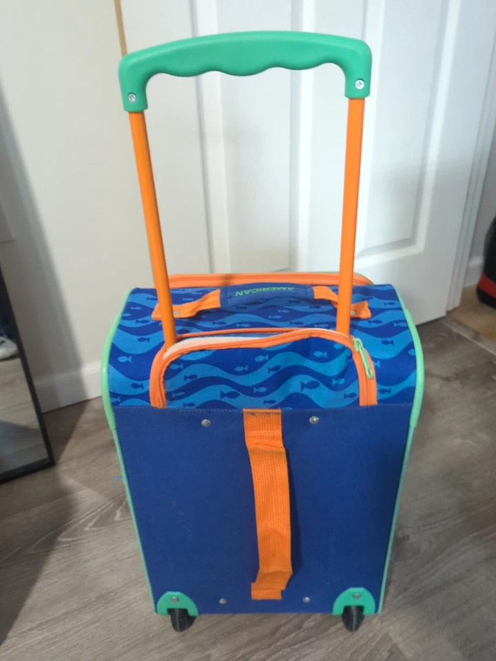 Maleta de mano American Tourister Disney Finding Dory Softside 20"  Foto 3 de 4