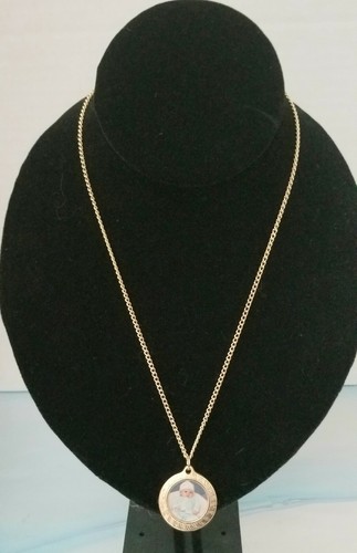 Photo Locket Pendant Necklace 18\