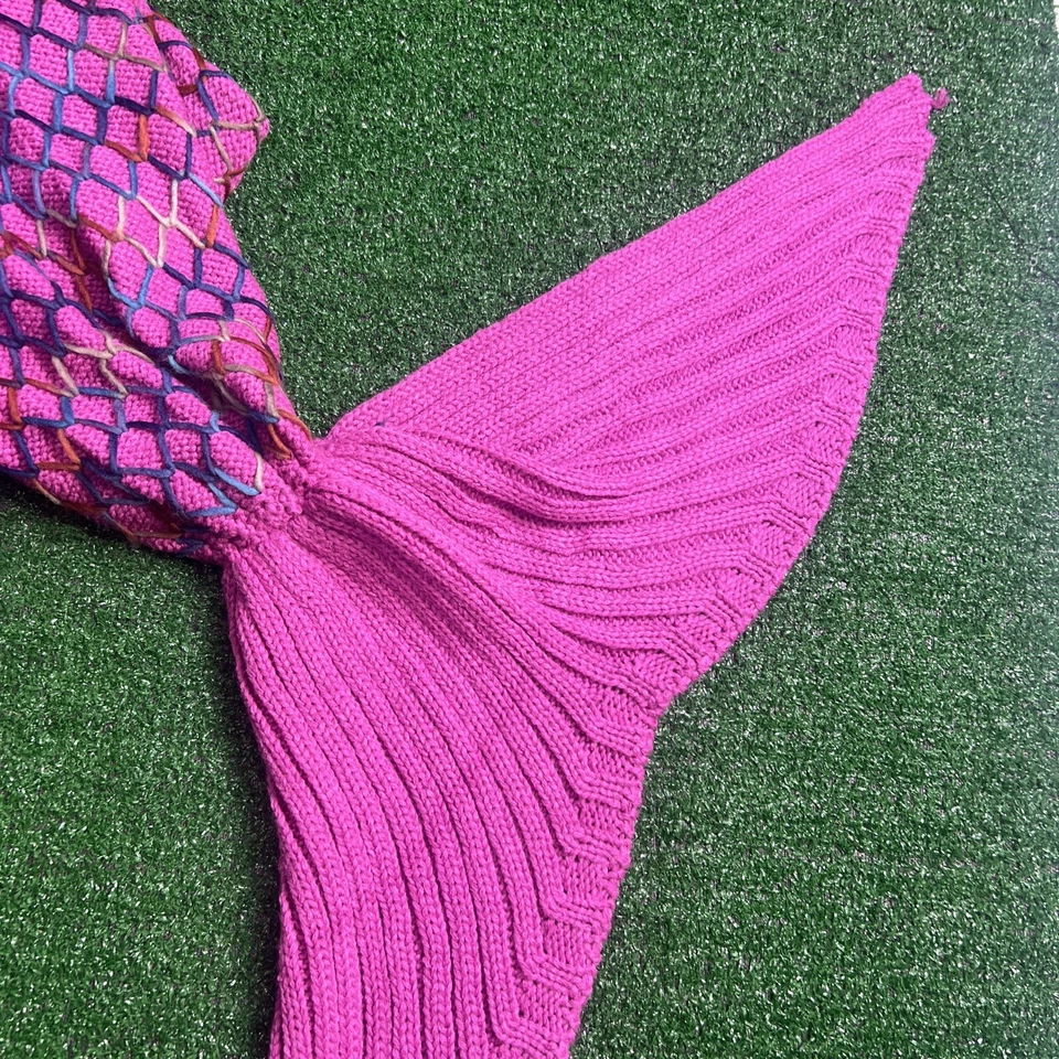 Manta de ganchillo cola de sirena púrpura de AmyHomie para niños Foto 2 de 4