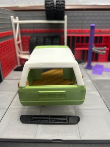 RC 3D Printed Body 1/24 scale, based on a old Toyota 4 Runner - Picture 3 of 6
