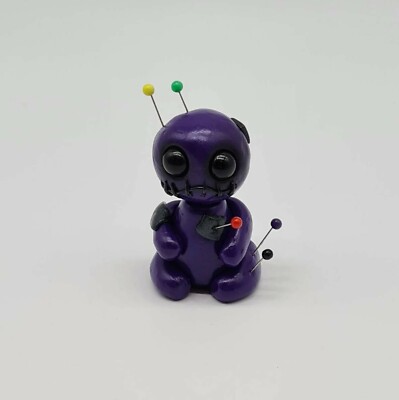 Voodoo Puppe Figur Statue, gruselige süße Kreaturen, Halloween Deko, Gothic Geschenk.
