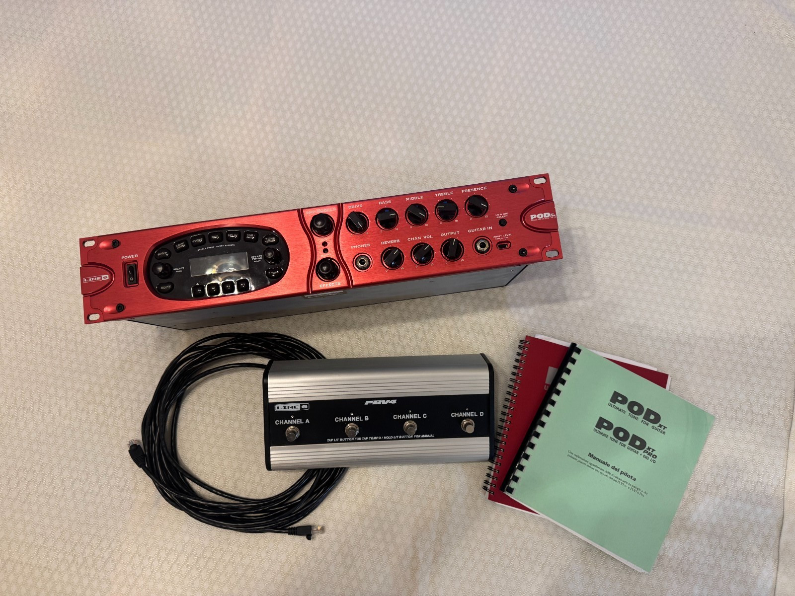 LINE6 Pod Xt pro, con pedaliera FBV4, cavo 7mt e manuali (IT + EN)