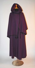 VICTORIAN PURPLE WOOL HOODED CAPE, 1890-1900s