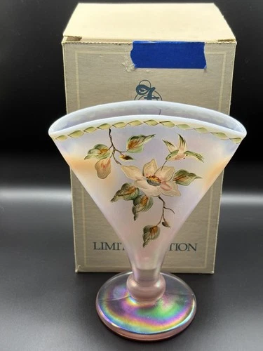 FENTON CHAMPAGNE HUMMINGBIRD FAN VASE/ All Original Packaging