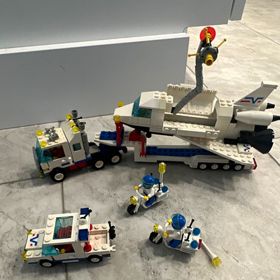 LEGO Town Shuttle Launch Pad 6346 Shuttle & Transporter Vehicle 1992