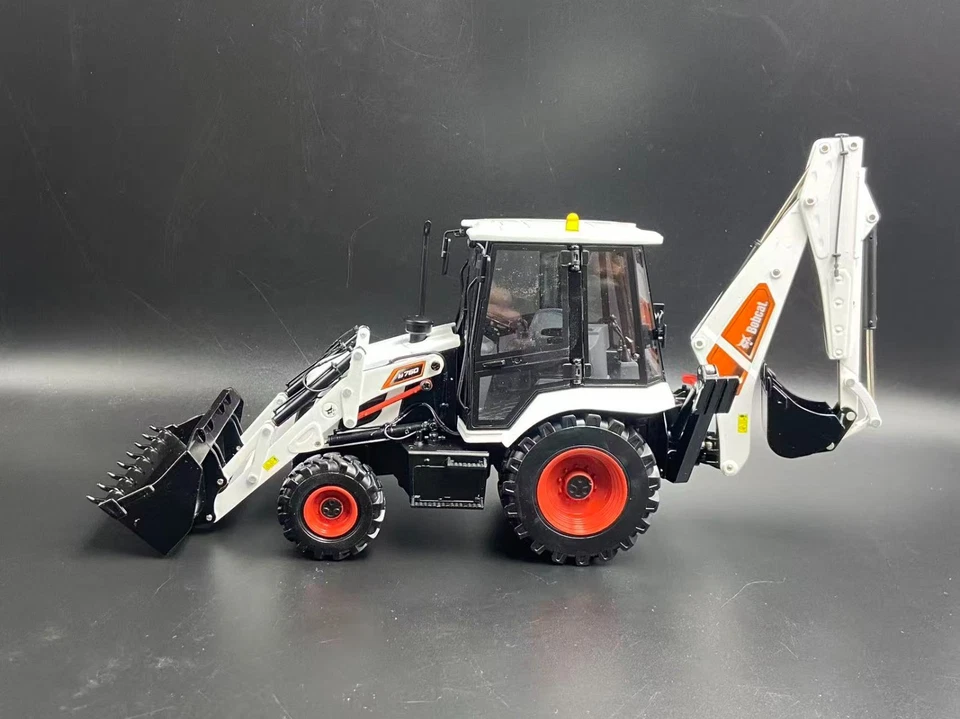 Bobcat 1:25 B760 Backhoe Loader/Skid-Steer Alloy Model - Image 2 of 4