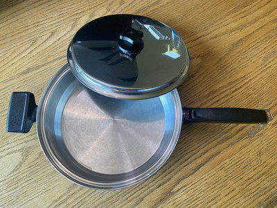 Kitchen Charm Surgical Stainless MultiCore Construction 10'' skillet w/ Lid USA