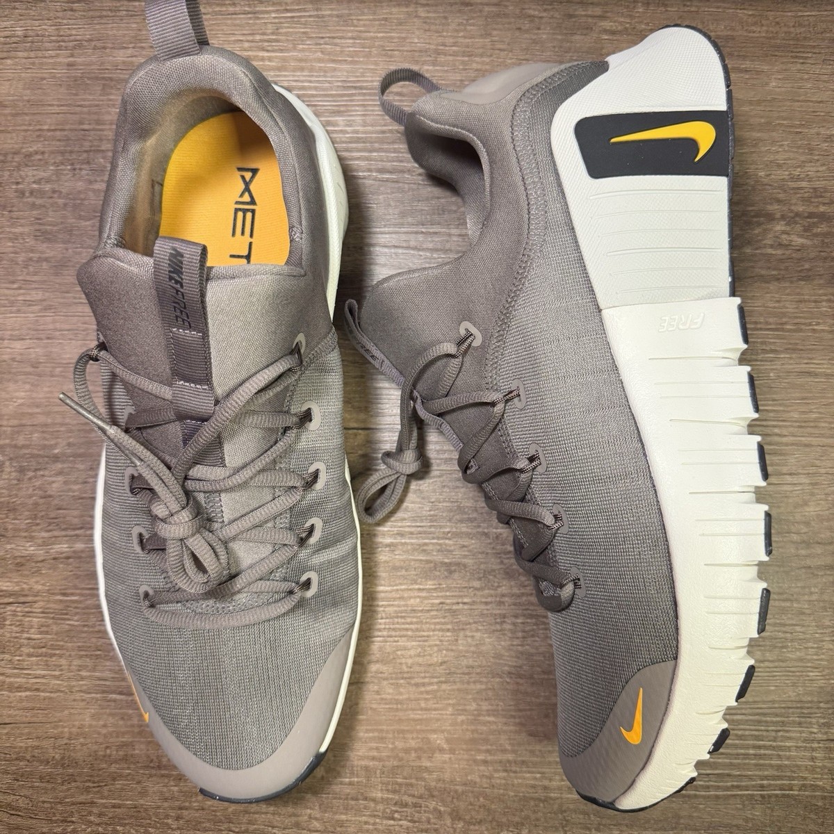 Nike Metcon 6 in Light Bone and Brown Nike Metcon 6 Yukon Brown Camo Men main image 2